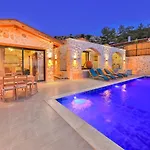 Semesterbostad Spacious 2br Stone With Pool & Bbq