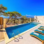 Semesterbostad Spacious 2br Stone With Pool & Bbq *