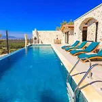 Semesterbostad Spacious 2br Stone With Pool & Bbq Kalkan