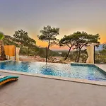 Spacious 2br Stone With Pool & Bbq * Kalkan
