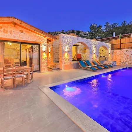 Сasa de vacaciones Spacious 2br Stone With Pool & Bbq