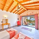 Feriehus Spacious 2br Stone With Pool & Bbq