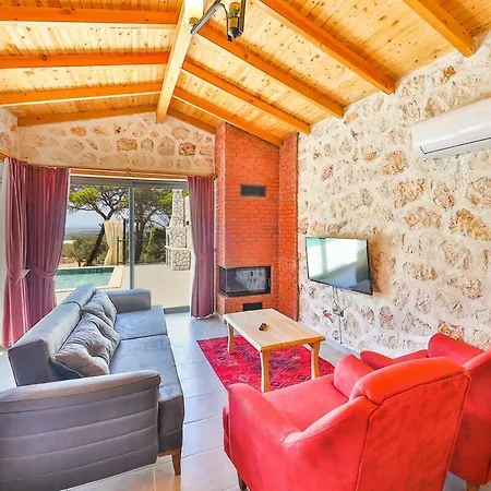 Holiday home Spacious 2br Stone With Pool & Bbq
