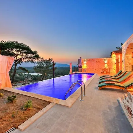 Nyaraló Spacious 2br Stone With Pool & Bbq Kalkan