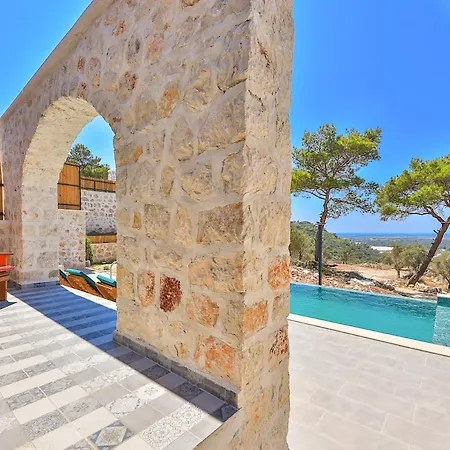 Spacious 2br Stone With Pool & Bbq Kalkan