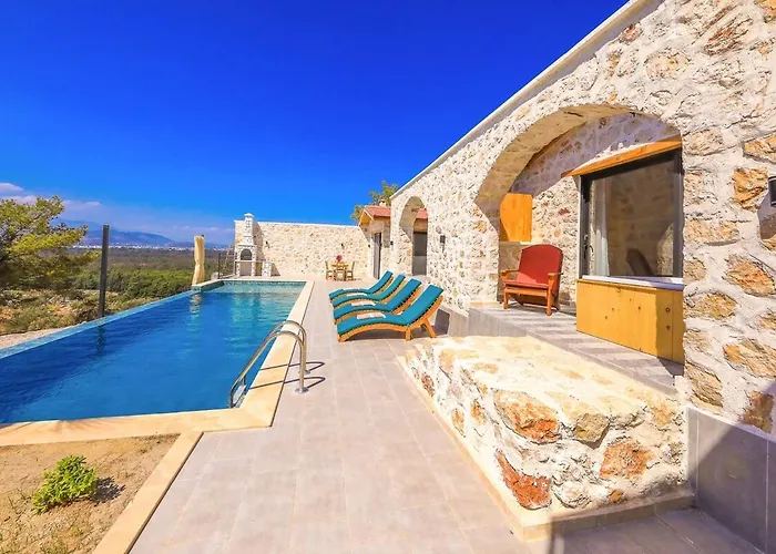 Spacious 2br Stone With Pool & Bbq Hébergement de vacances Kalkan