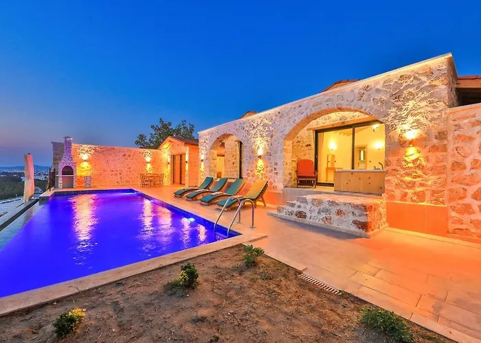 Spacious 2br Stone With Pool & Bbq *