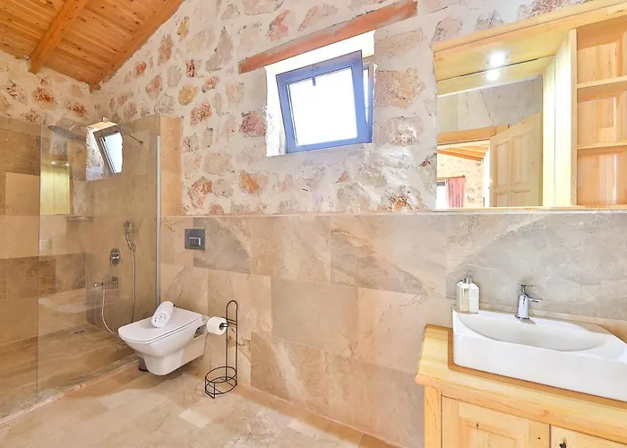 Spacious 2br Stone With Pool & Bbq *