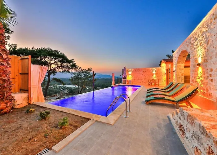 Hébergement de vacances Spacious 2br Stone With Pool & Bbq Kalkan