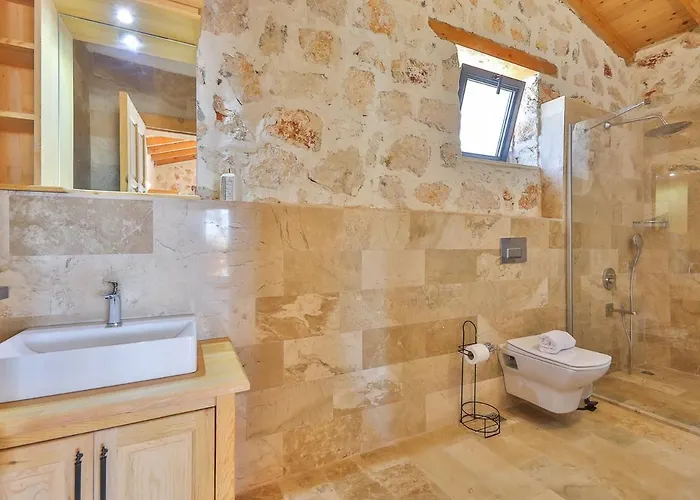 Spacious 2br Stone With Pool & Bbq Hébergement de vacances Kalkan