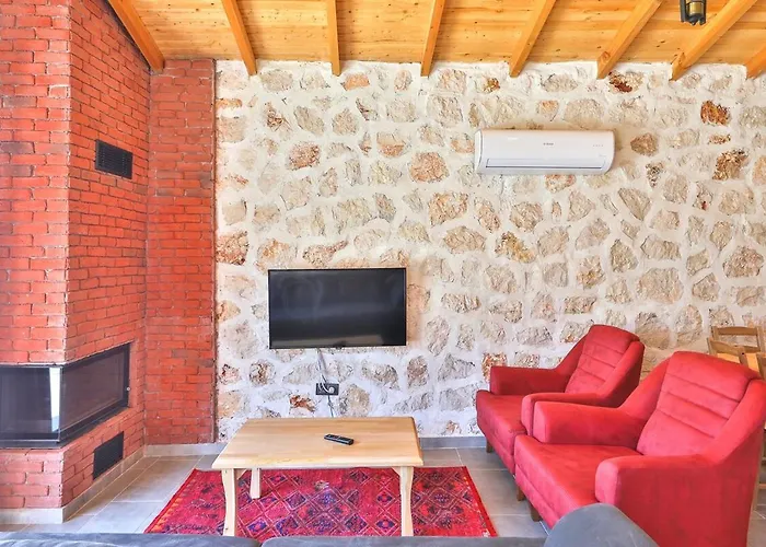 Spacious 2br Stone With Pool & Bbq *