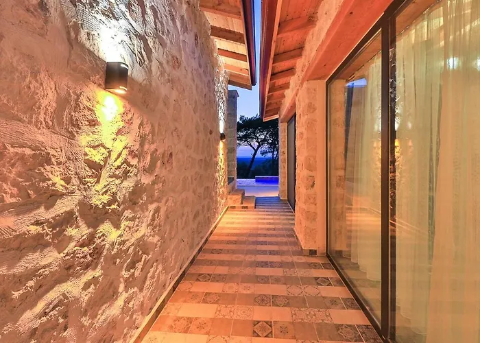 Hébergement de vacances Spacious 2br Stone With Pool & Bbq Kalkan