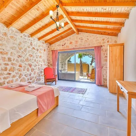 Spacious 2br Stone With Pool & Bbq Дом отдыха