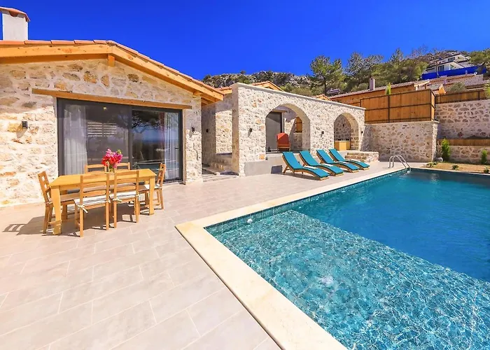 Spacious 2br Stone With Pool & Bbq *