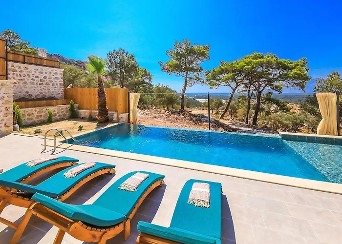 Spacious 2br Stone With Pool & Bbq